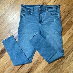 Gap Light-wash Favorite Jegging 12/32R Raw Hem Jeans